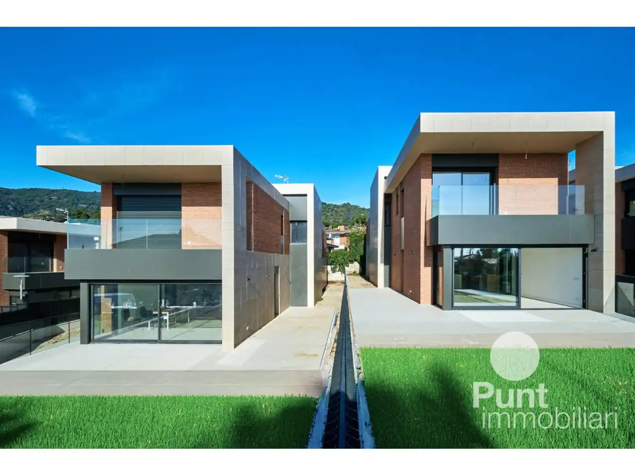 Exterior view of Houses for sale in Premià de Dalt  with Air Conditioner and Heating