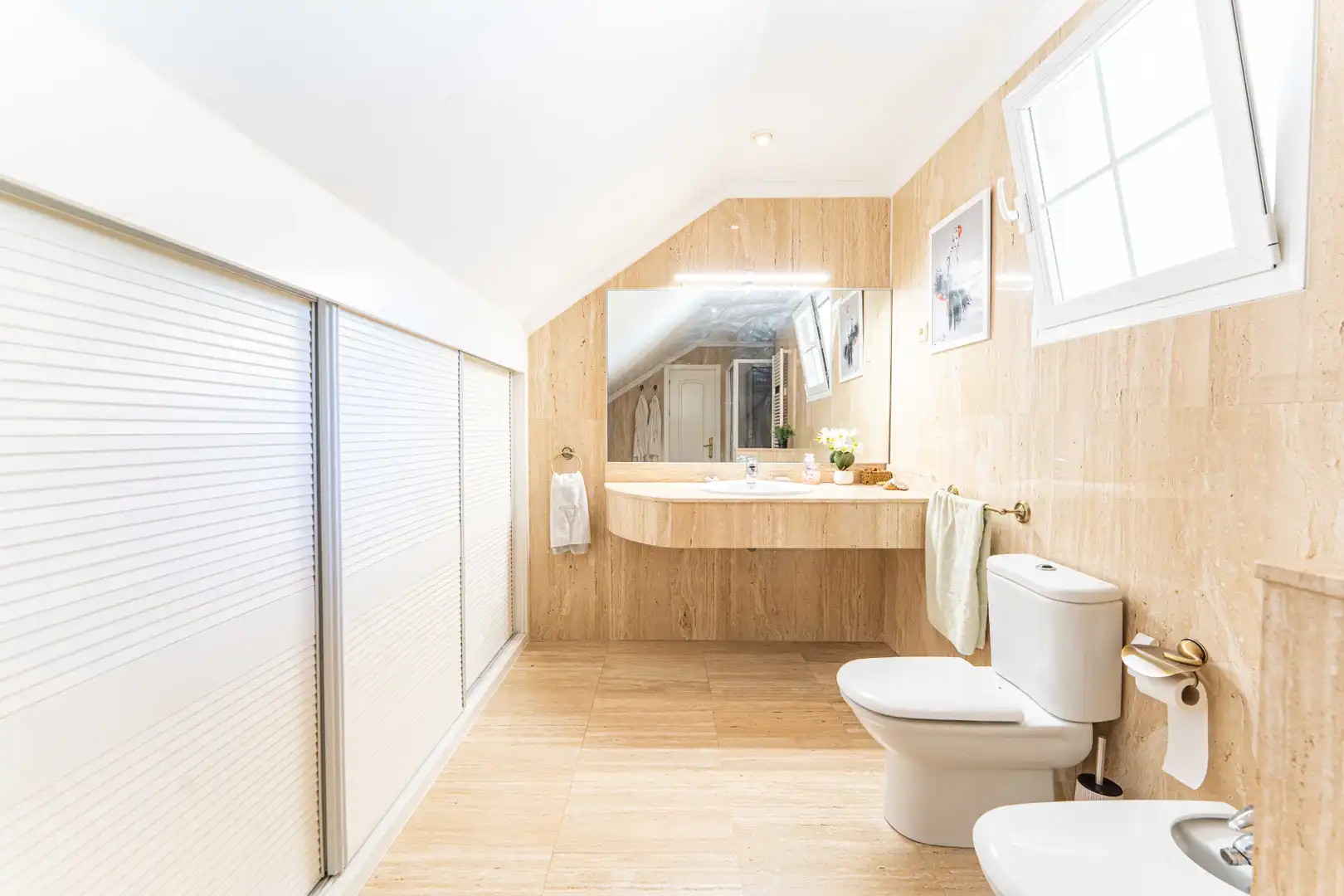 Baño de Casa adosada en venta en Torrelodones con Calefacción, Jardín privado y Terraza