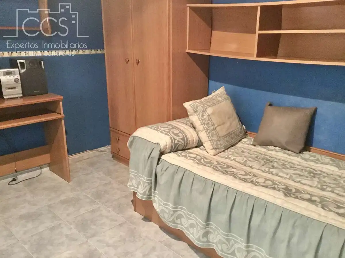 Habitación de Casa adosada en venta en Sevilla con Aire acondicionado, Terraza y Trastero