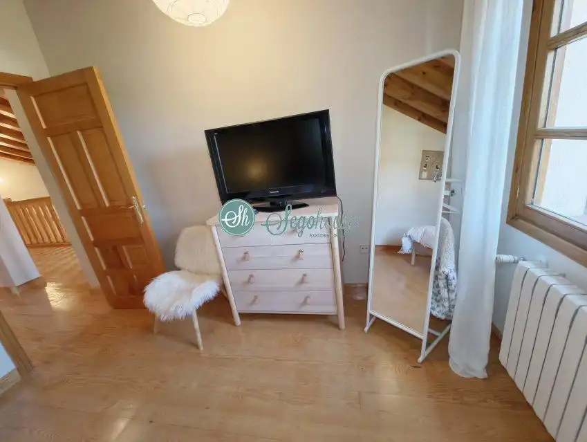 Habitación de Casa o chalet en venta en Palazuelos de Eresma con Calefacción, Terraza y Amueblado