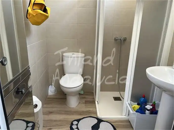 Bany de Finca rústica en venda en Castillo de Locubín amb Piscina i Internet