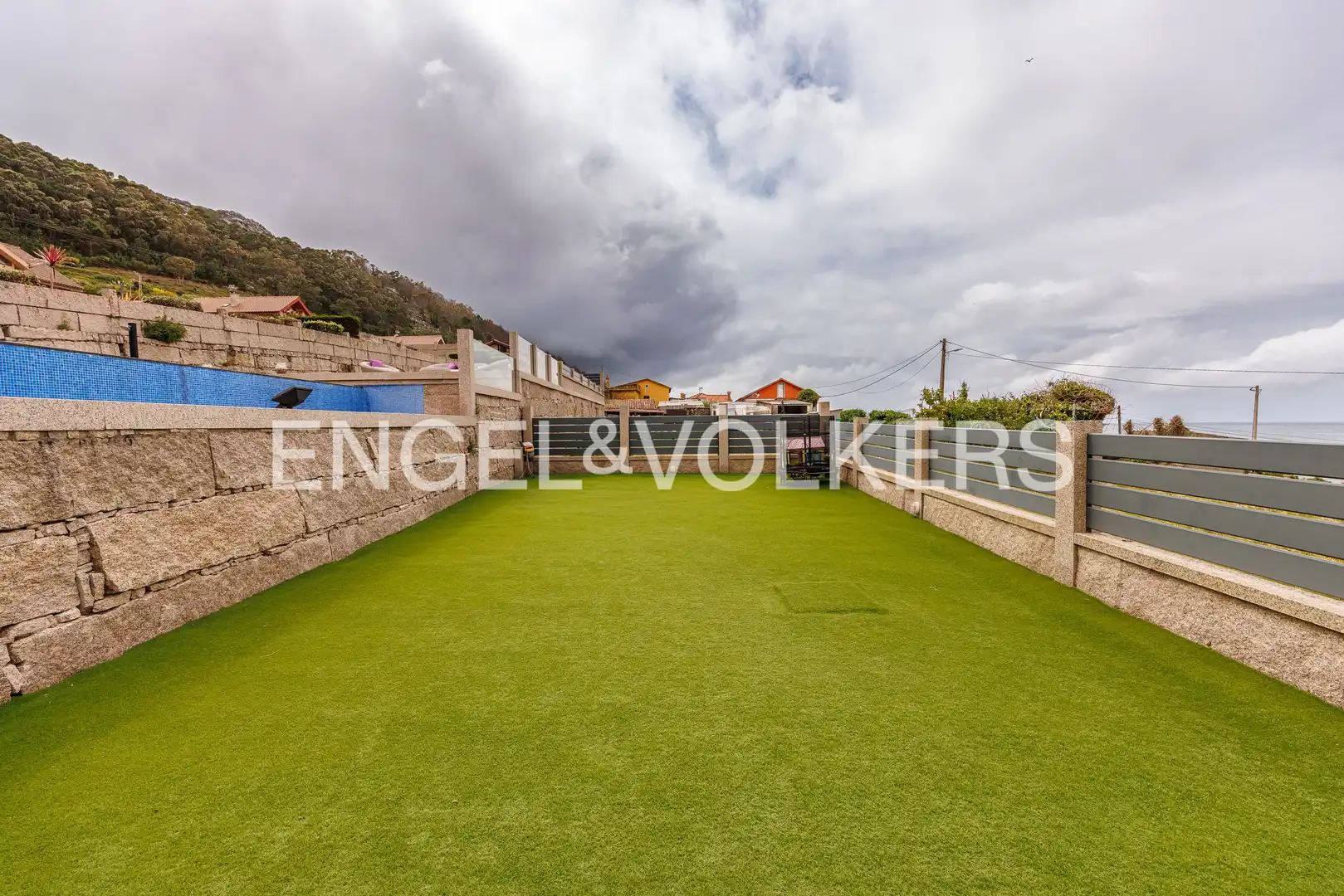 Terrassa de Casa o xalet en venda en Oia amb Calefacció, Jardí privat i Parquet
