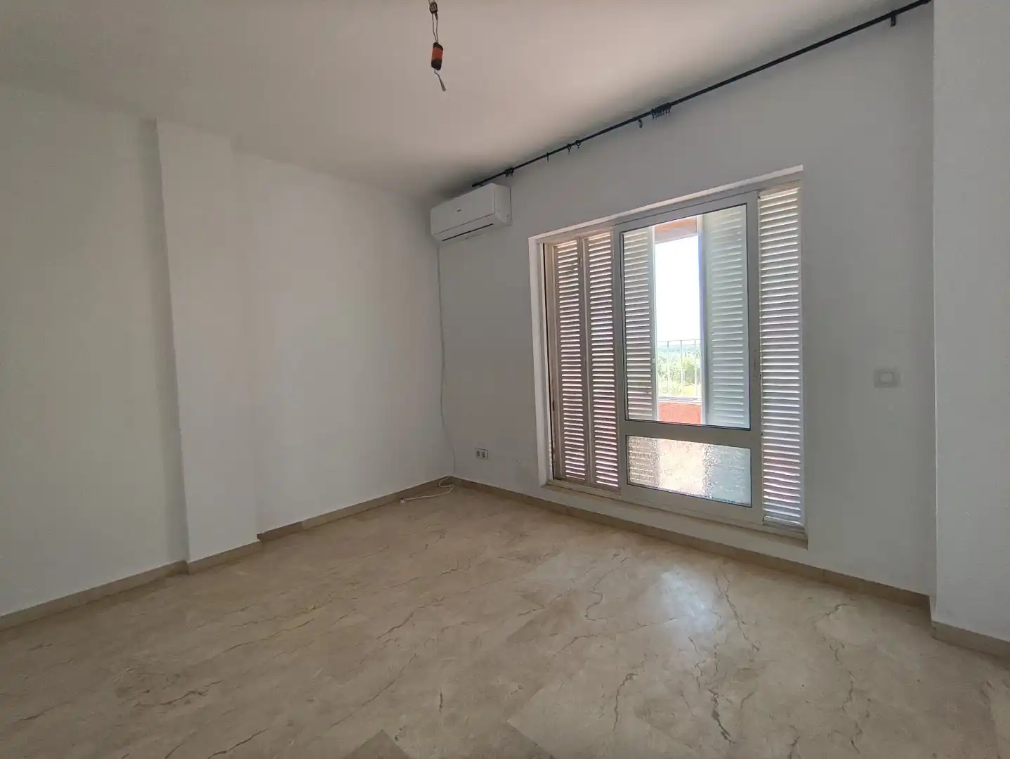 Habitación de Piso en venta en Aznalcázar con Aire acondicionado, Calefacción y Terraza
