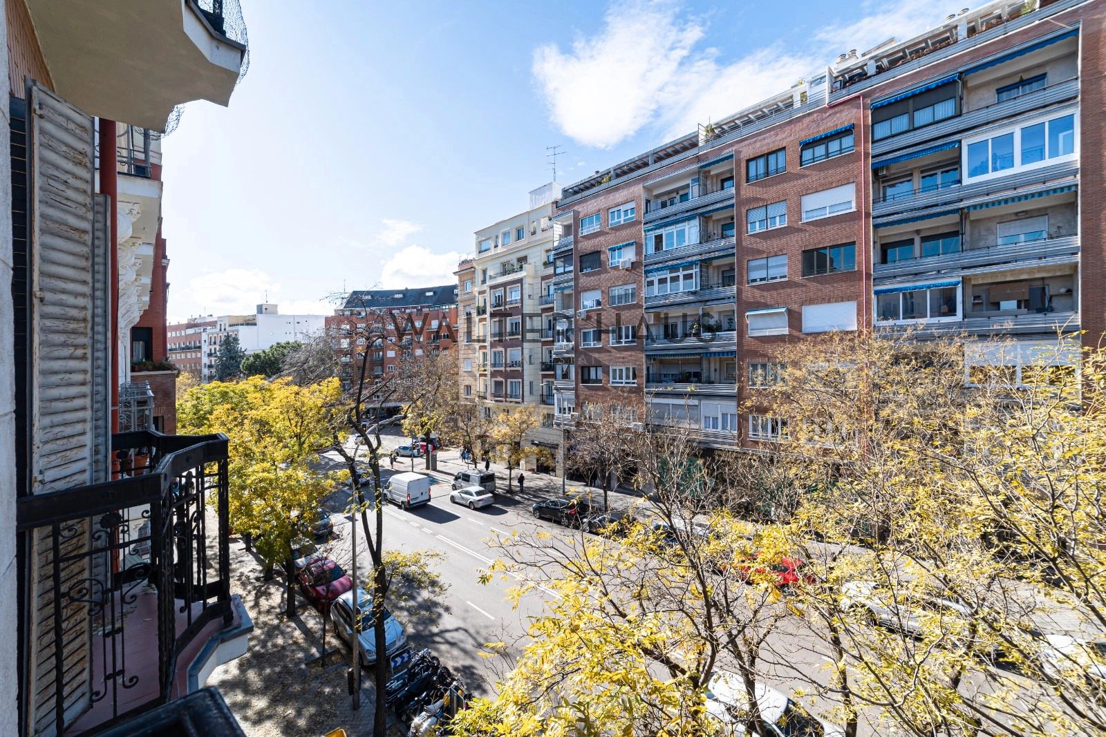 Exterior view of Flat for sale in  Madrid Capital  with Oven and Washing machine
