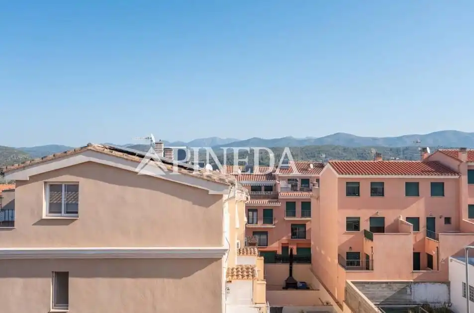 Vista exterior de Casa adosada en venda en Soneja amb Aire condicionat, Calefacció i Terrassa