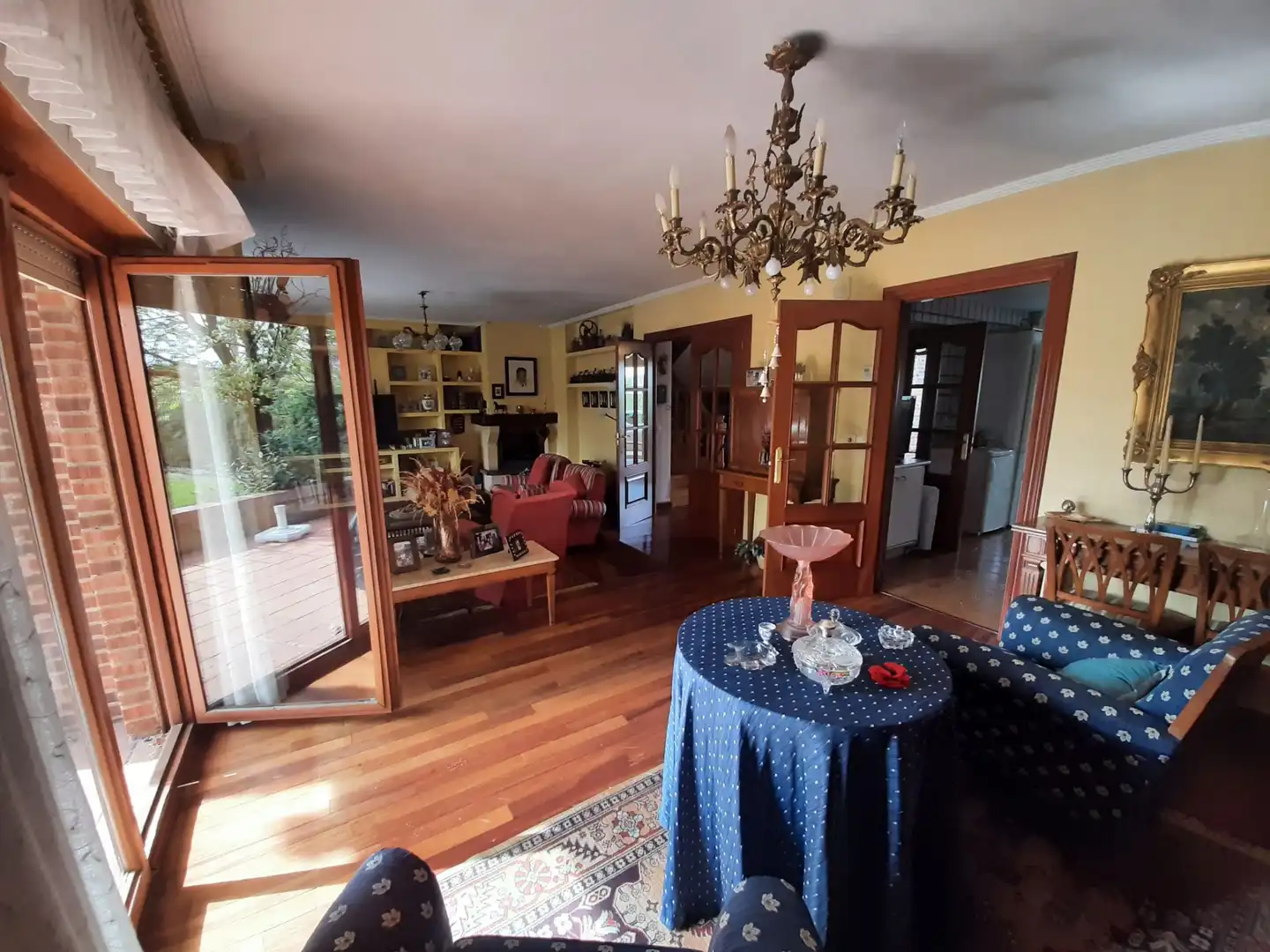 Sala de estar de Casa adosada en venta en Villaquilambre con Calefacción, Jardín privado y Terraza