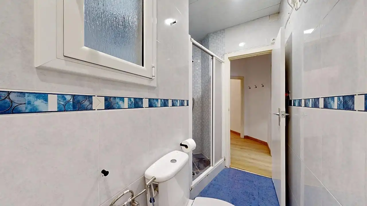 Bany de Pis en venda en Barcelona amb Parquet