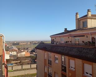 Vista exterior de Àtic en venda en Toro amb Calefacció i Terrassa