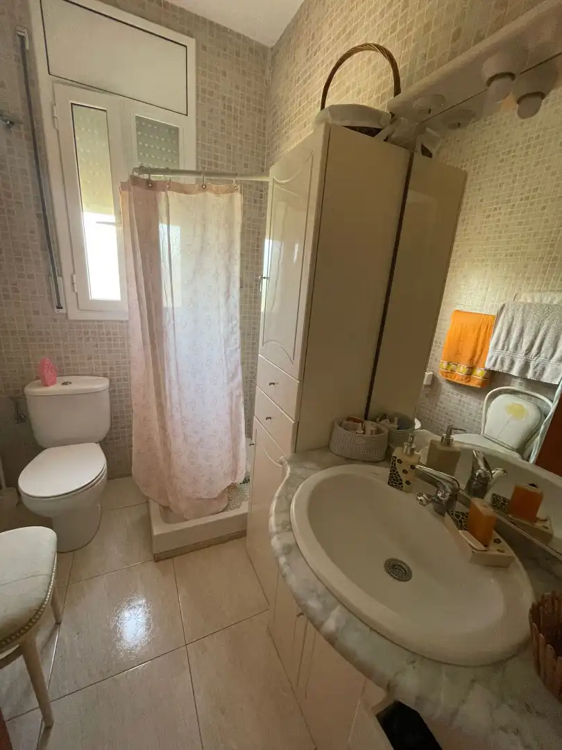 Badezimmer von Wohnung zur Miete in Cerdanyola del Vallès mit Heizung, Privatgarten und Ofen