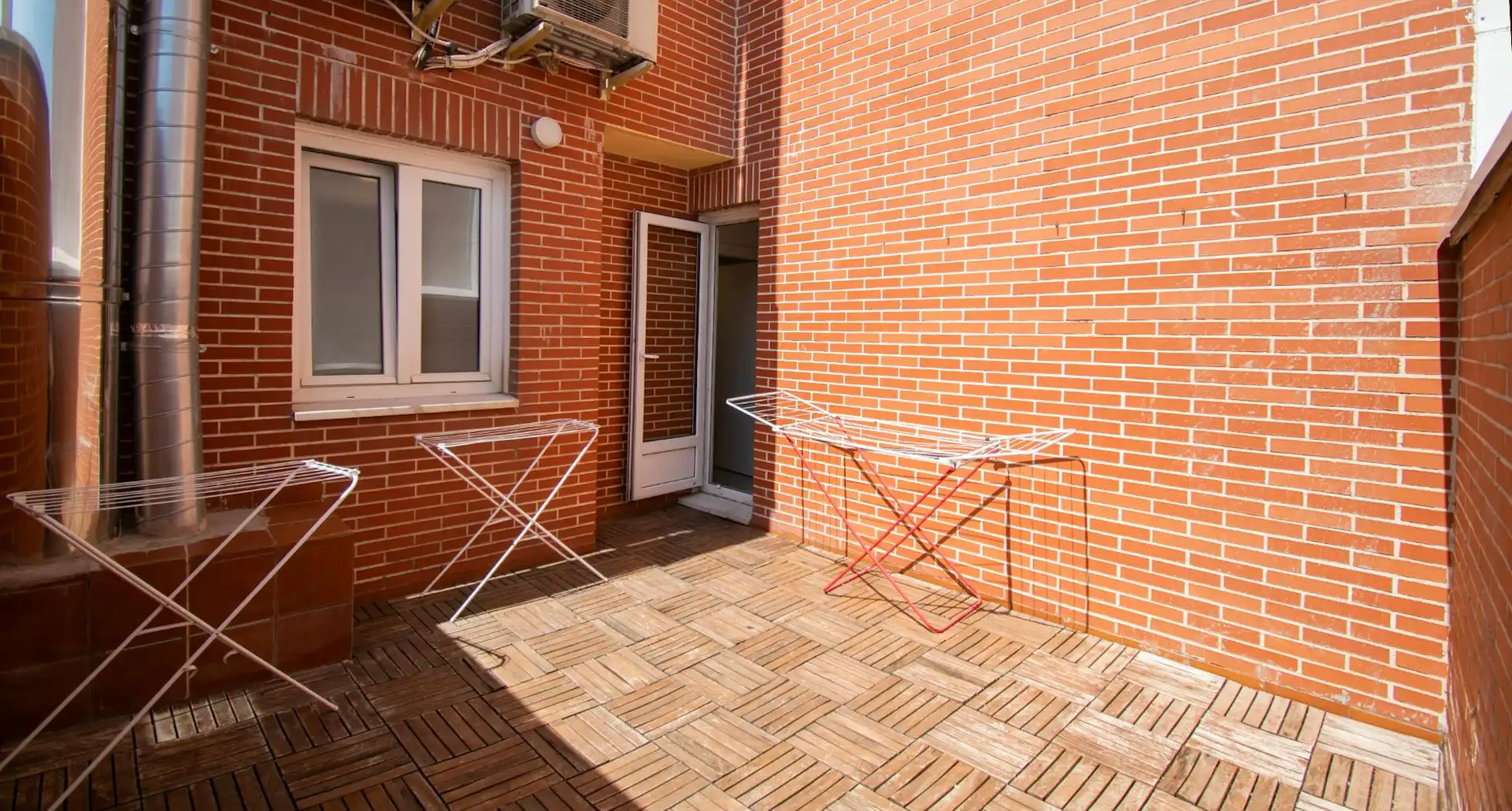 Terrace of Flat for share in Madrid  with Air Conditioner, Heating and Furnished