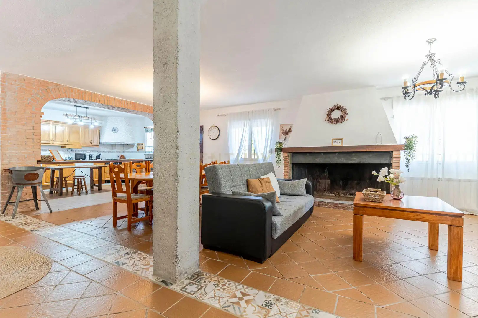 Sala de estar de Edificio en venta en Gójar
