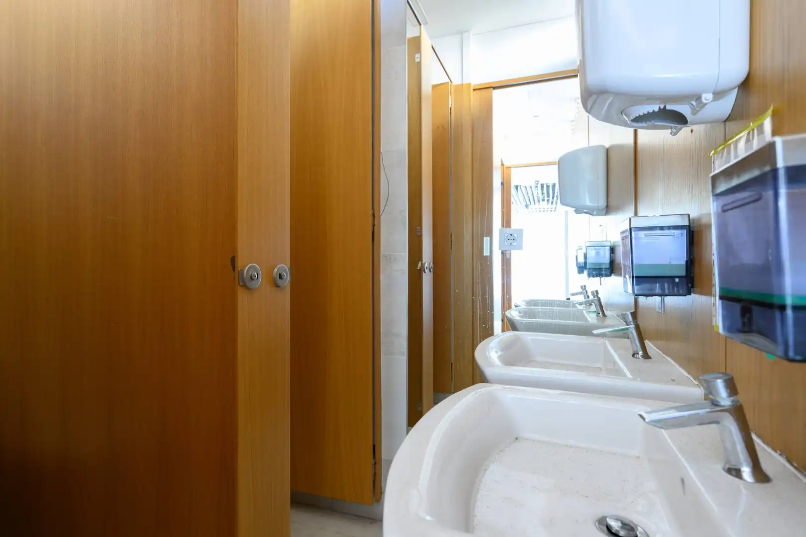 Baño de Local de alquiler en San Bartolomé de Tirajana con Aire acondicionado y Amueblado