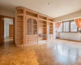 Living room of Flat for sale in  Madrid Capital  with Heating