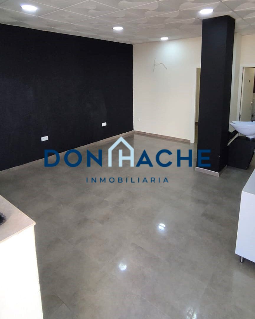 Local de lloguer en Mérida amb Moblat