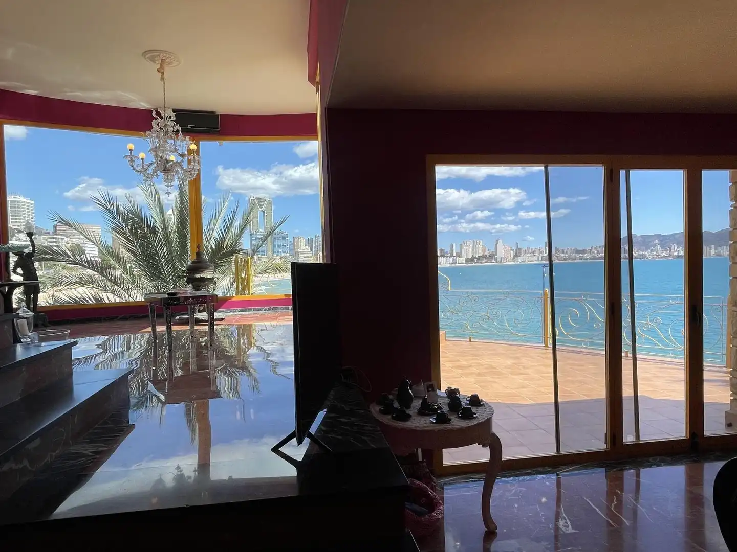 Sala de estar de Casa o chalet en venta en Benidorm con Aire acondicionado, Calefacción y Jardín privado
