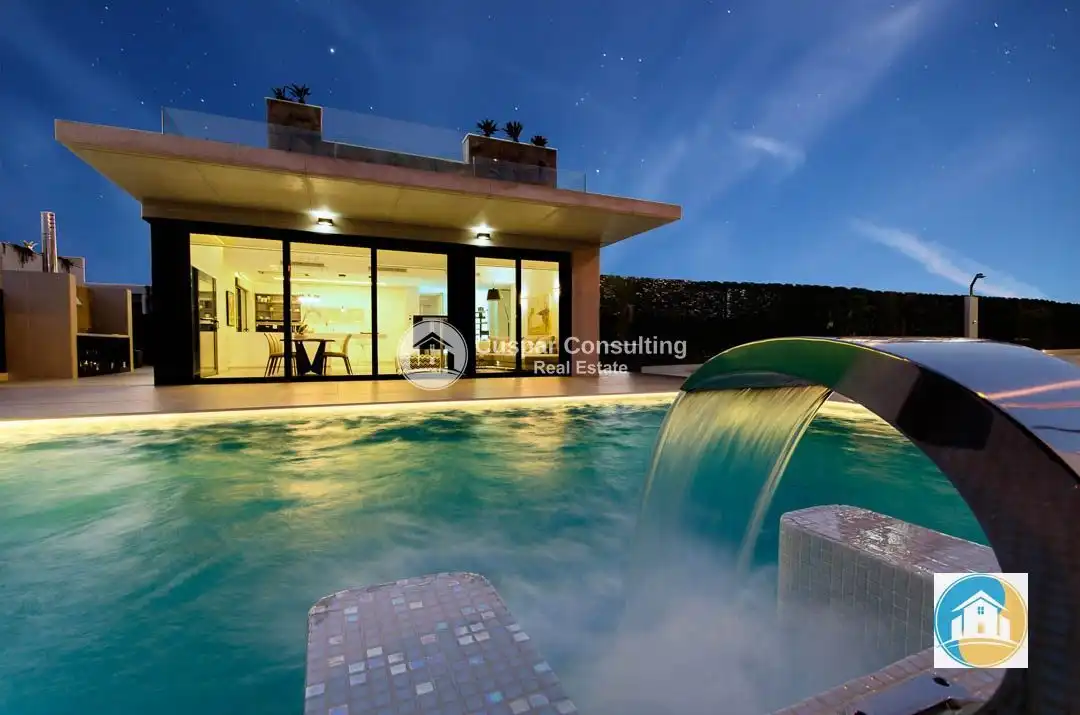 Villa avec piscine à vendre à Juan Marse, imagen 6