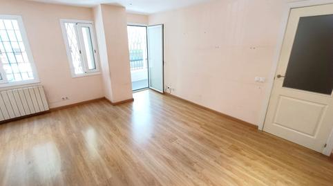 Foto 2 de Planta baixa en venda a Passatge Riu Segre, Lloreda, Barcelona