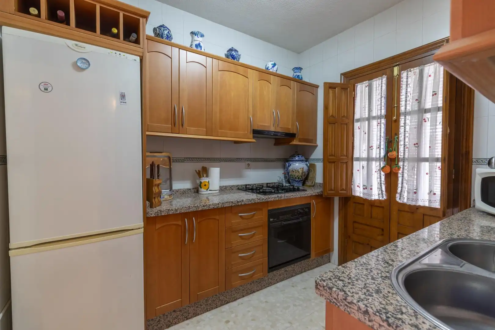 Kitchen of Houses for sale in Granada