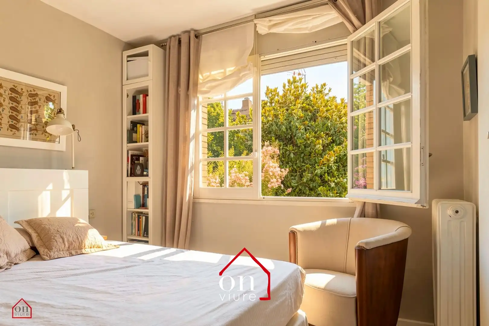 Dormitori de Casa adosada en venda en Sant Cugat del Vallès amb Calefacció, Jardí privat i Parquet