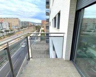 Vista exterior de Apartament en venda en Badalona amb Aire condicionat, Piscina i Balcó