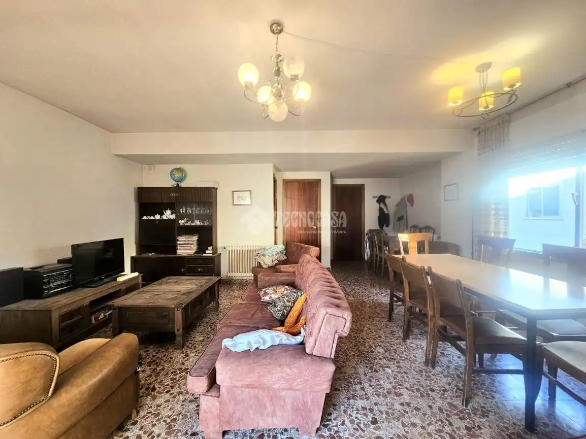 Sala de estar de Casa adosada en venta en El Tiemblo 