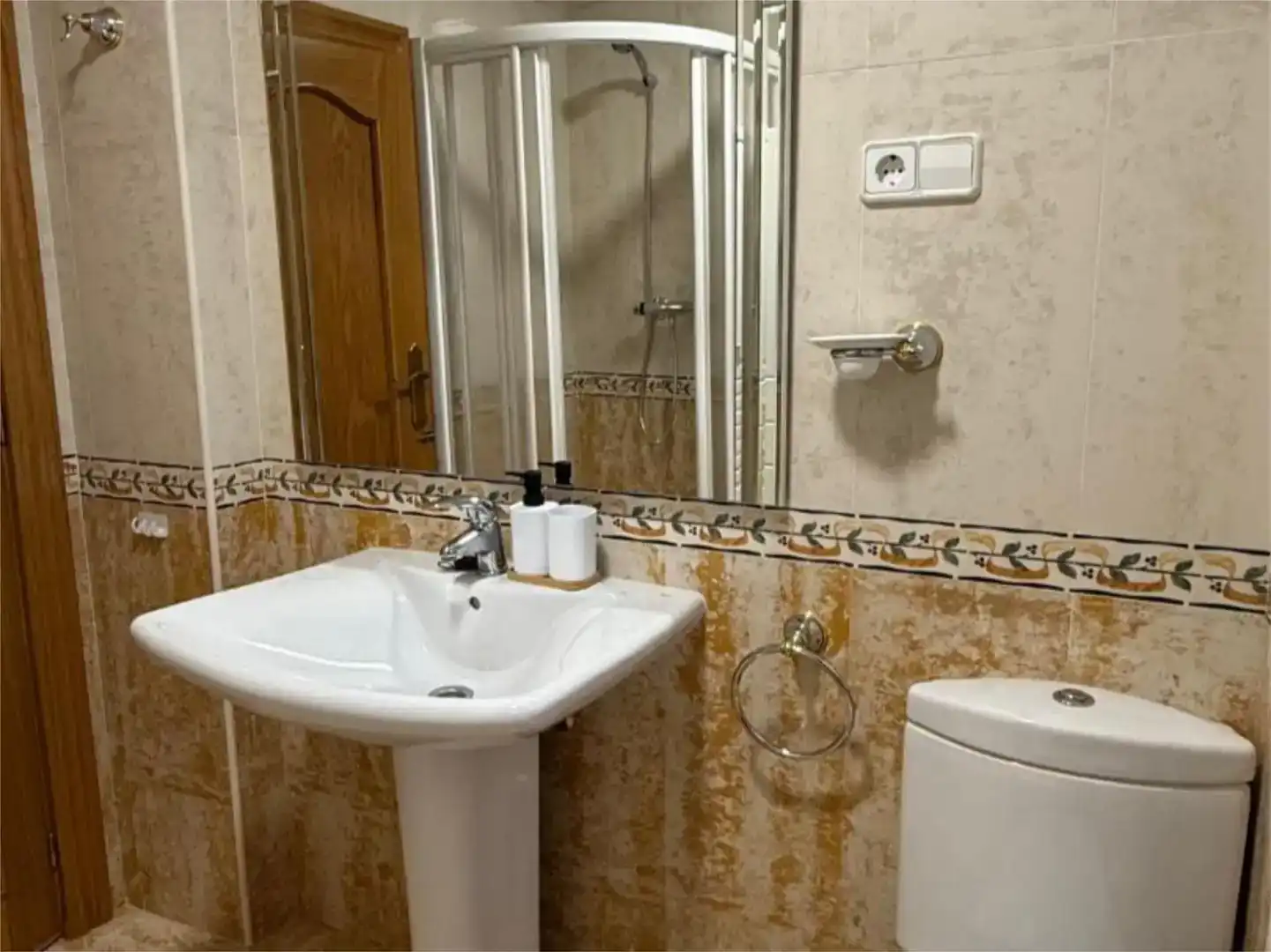 Bany de Pis de lloguer en  Albacete Capital amb Aire condicionat i Balcó
