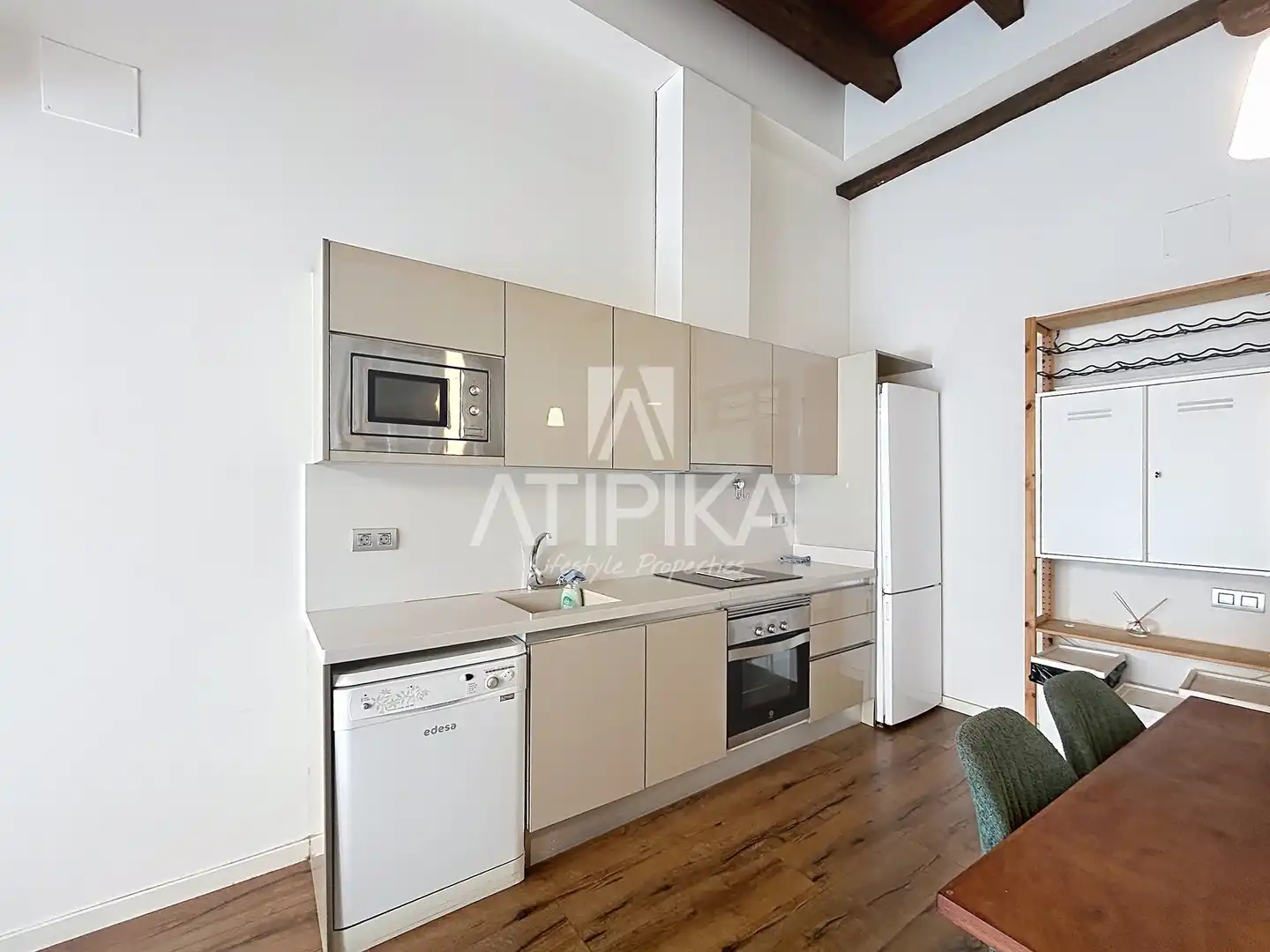 Kitchen of Attic for rent in Barcelona  with Air Conditioner, Parquet flooring and Terrace