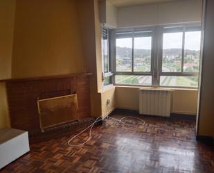 Dormitori de Pis de lloguer en Torrelavega  amb Terrassa