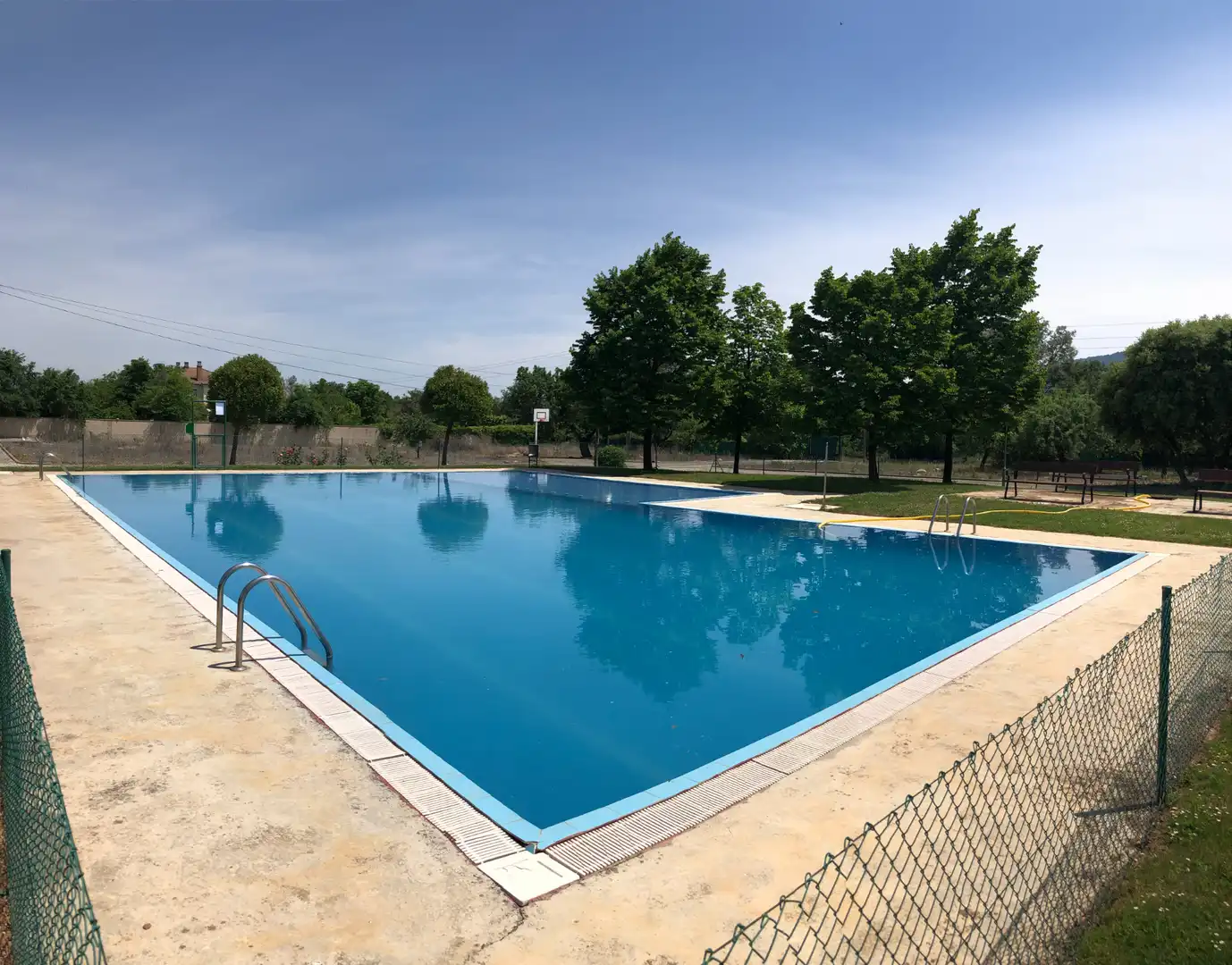 Swimming pool of Residential for sale in Nalda