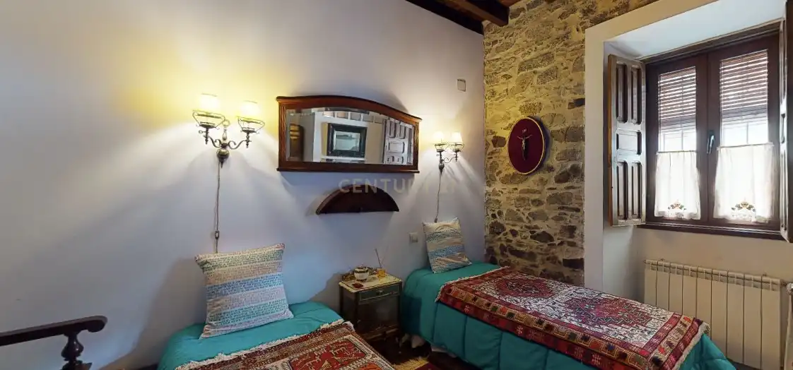 Bedroom of Houses for sale in Piedrabuena  with Air Conditioner, Private garden and Storage room