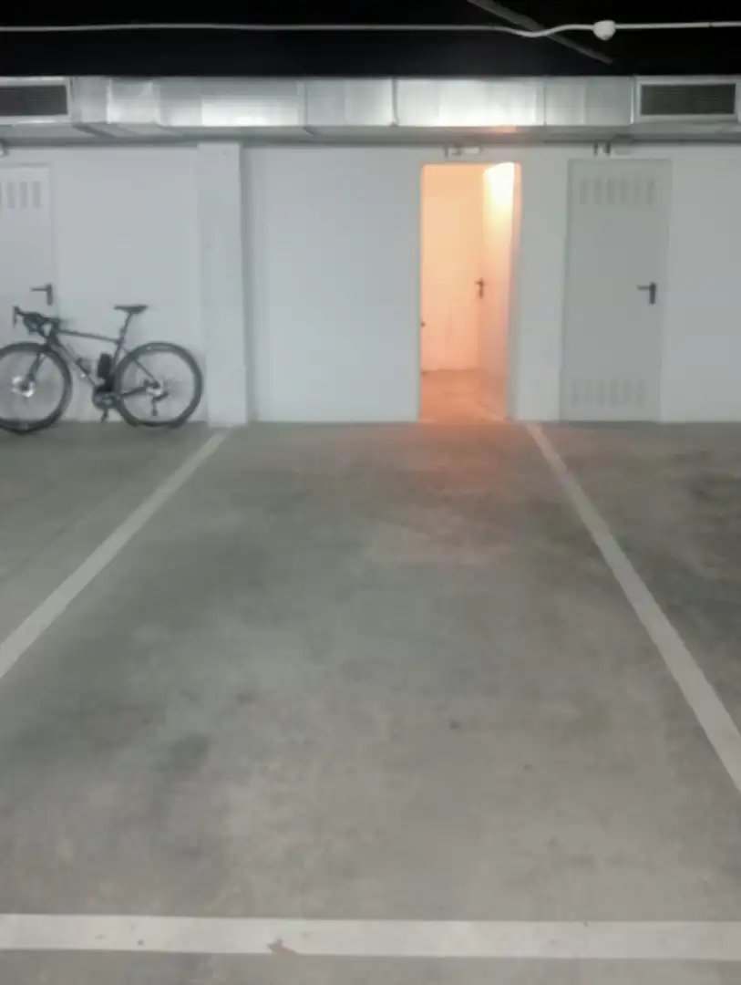 Aparcament de Pis en venda en Rubielos de Mora amb Aire condicionat, Calefacció i Terrassa