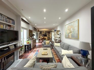 Piso con balcón en venta en Calle de Eugenio Salazar 26