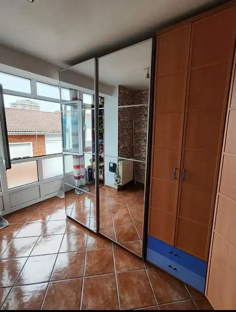 Schlafzimmer von Wohnung zum Verkauf in Gijón 