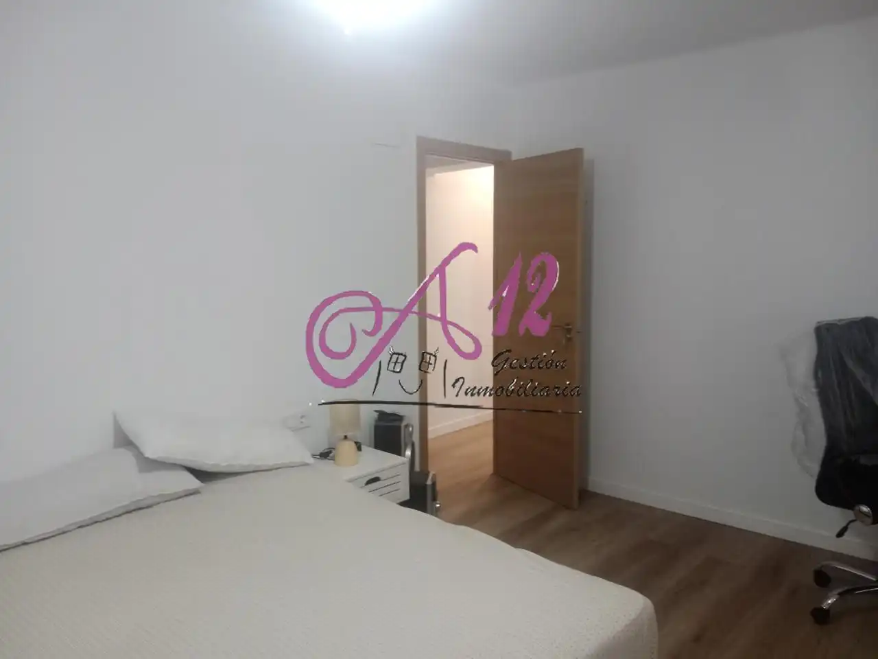 Bedroom of Flat for share in Burjassot  with Air Conditioner, Terrace and Furnished