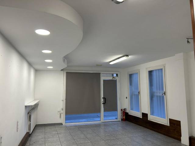 Local comercial en Alquiler en Carrer de Jesús en Centelles