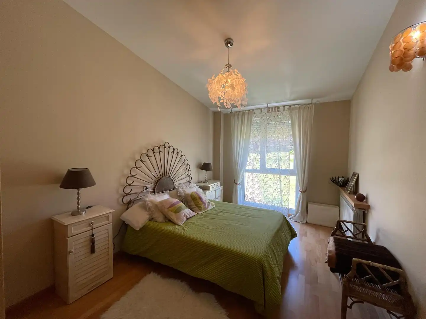 Habitación de Casa adosada en venta en San Leonardo de Yagüe con Calefacción, Jardín privado y Parquet