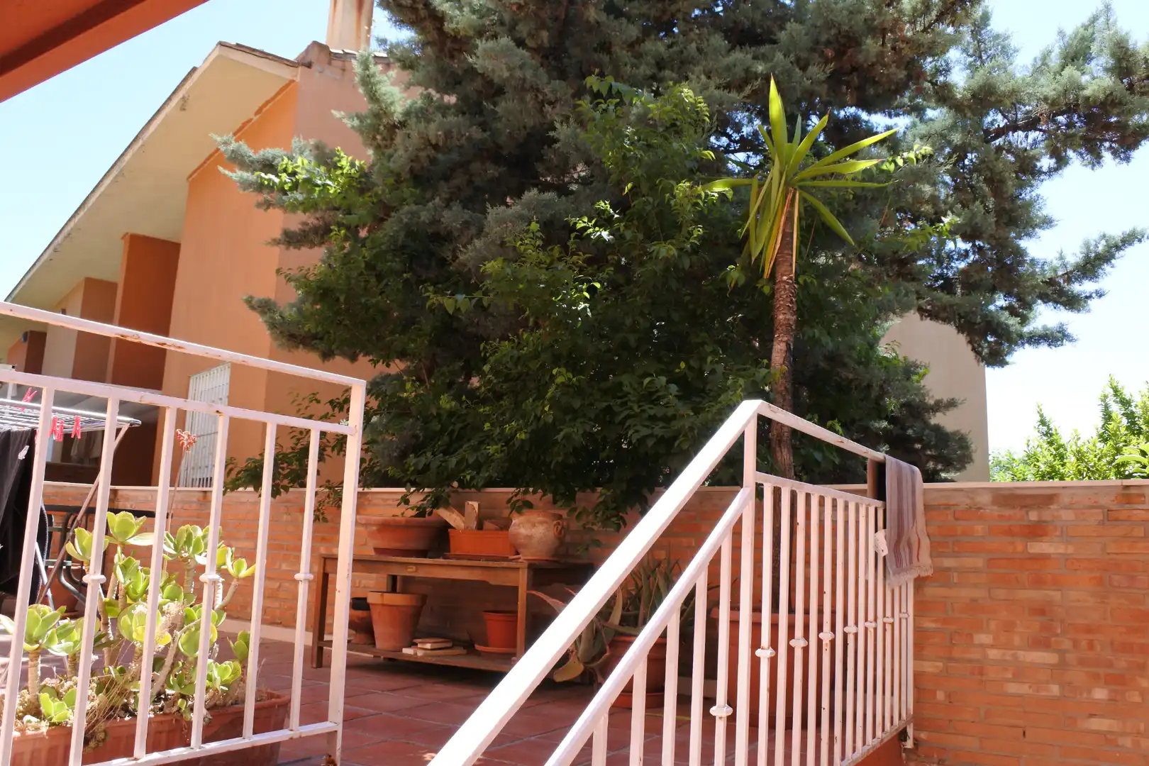 Terraza de Piso para compartir en Granada con Aire acondicionado, Calefacción y Jardín privado