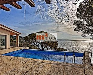 Vista exterior de Casa o xalet en venda en Sant Feliu de Guíxols amb Piscina