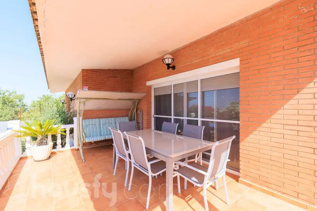 Casa amb terrassa en venda a Calle Girona ., imagen 3