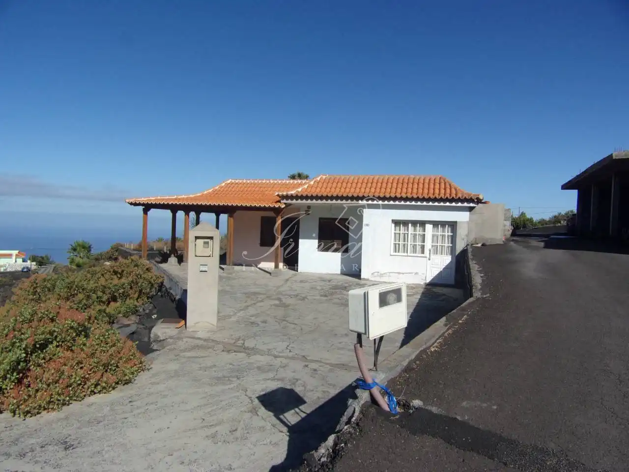 Vista exterior de Casa o xalet en venda en Los Llanos de Aridane amb Jardí privat