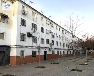 Exterior view of Flat for sale in  Sevilla Capital