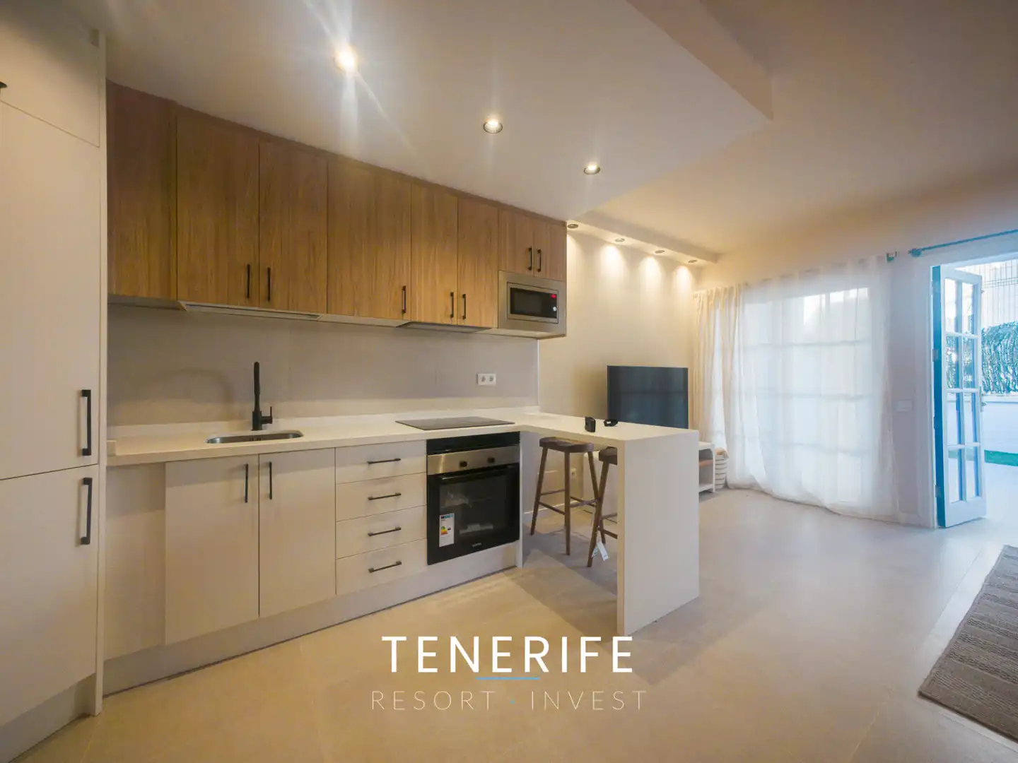 Außenansicht von Wohnungen zum Verkauf in Adeje mit Terrasse, Abstellraum und Möbliert