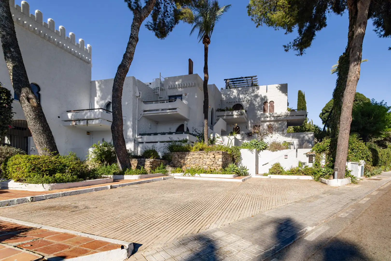 Vista exterior de Dúplex de lloguer en Nueva Andalucía