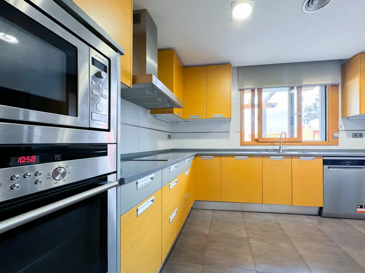 Cocina de Ático en venta en Valls con Aire acondicionado, Calefacción y Terraza