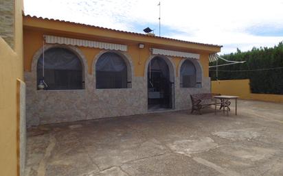 Vista exterior de Casa o xalet en venda en Gibraleón amb Piscina