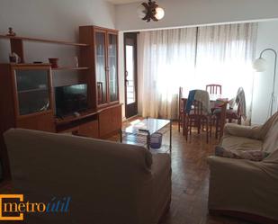 Living room of Flat to rent in Salamanca Capital  with Heating, Parquet flooring and Furnished