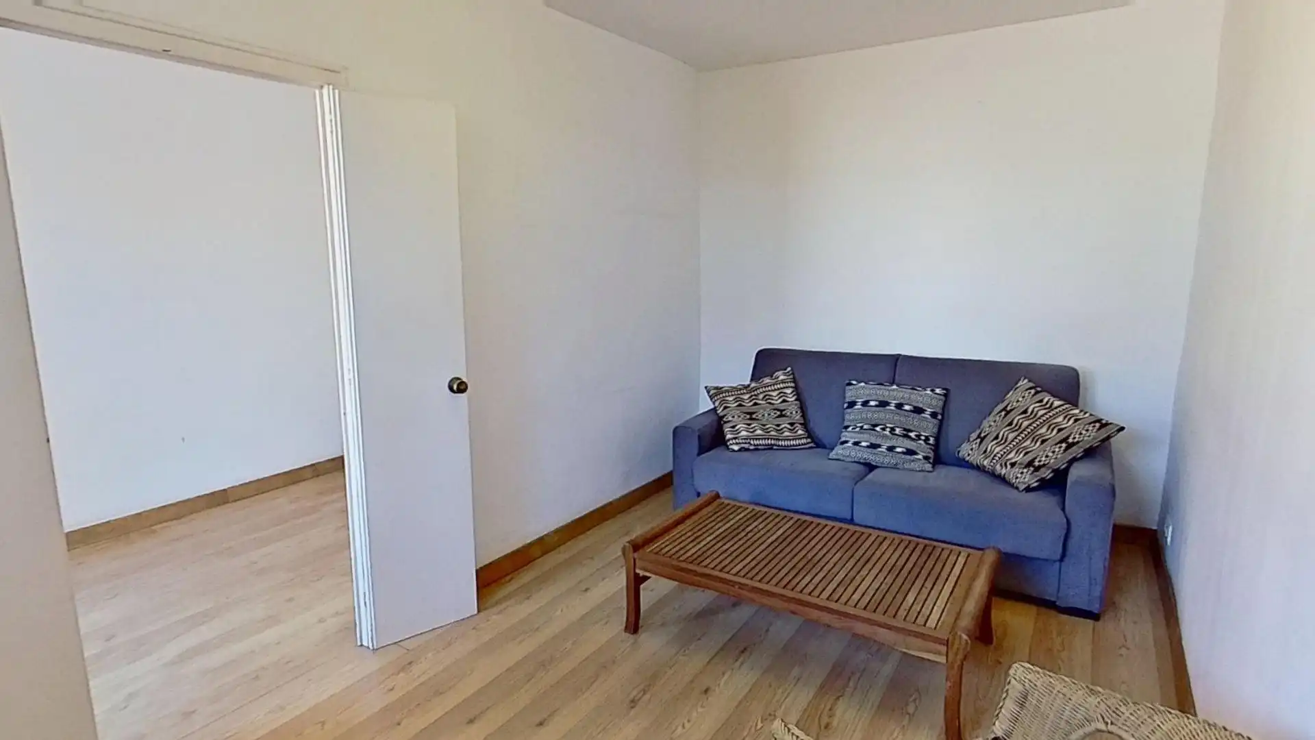 Sala d'estar de Àtic en venda en Barcelona amb Parquet i Terrassa