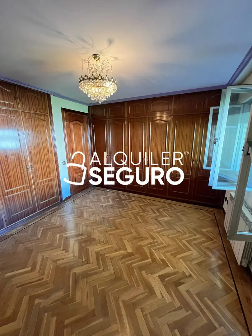 Schlafzimmer von Wohnung zur Miete in Madrid mit Klimaanlage, Heizung und Terrasse