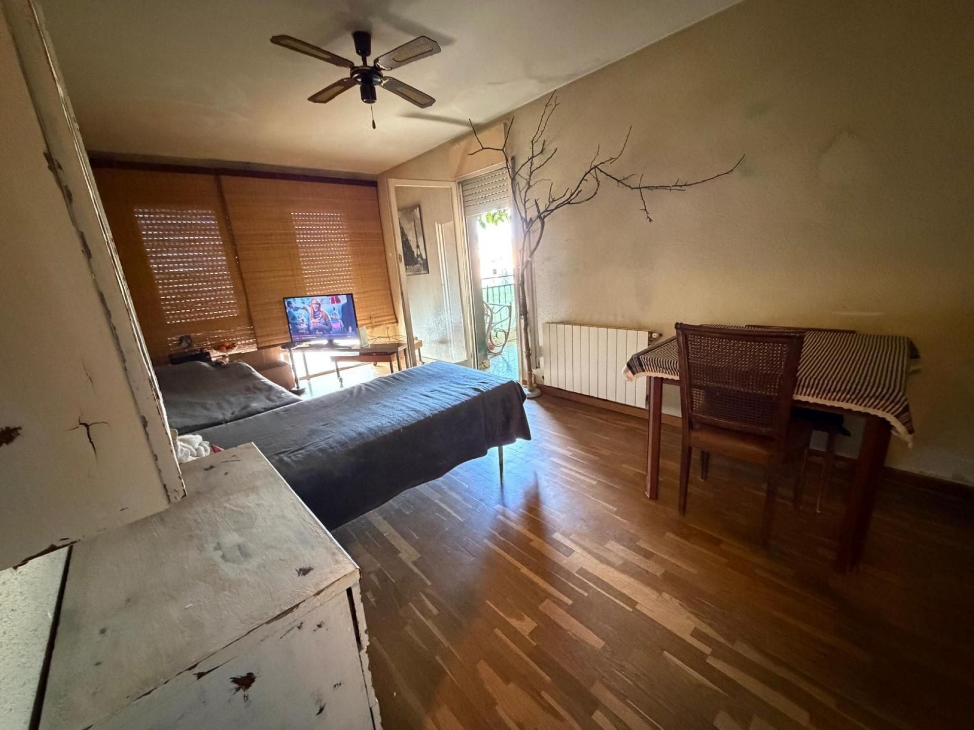 Habitación de Piso en venta en Sabadell con Calefacción, Parquet y Terraza