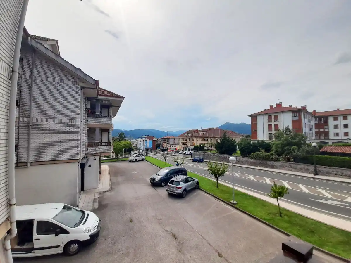 Exterior view of Commercial properties for sale in Bárcena de Cicero